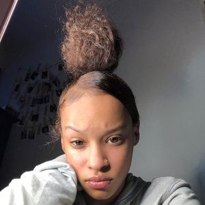 Meet your Posher, Eleona